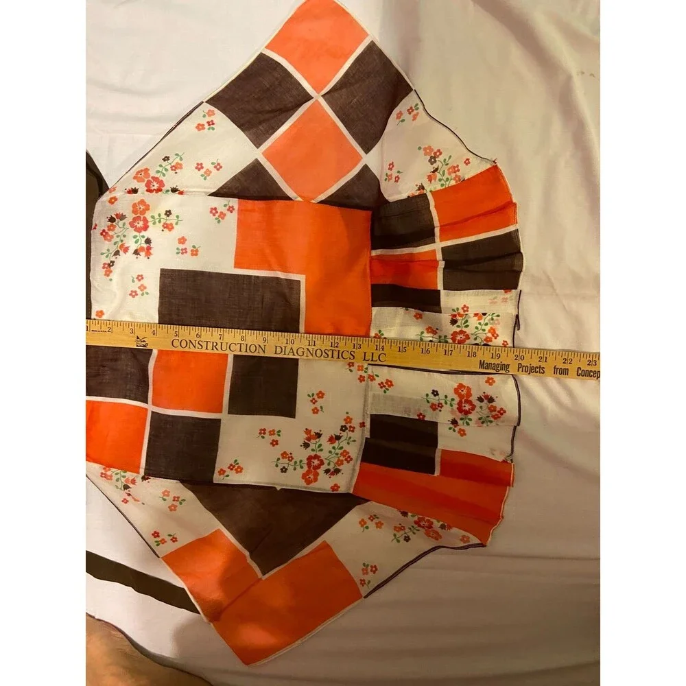 #5752 Womens Sheer Brown and Red Floral Half Apron